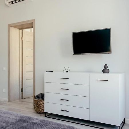 Lara Apartament 2 Apartment Lviv Exterior photo